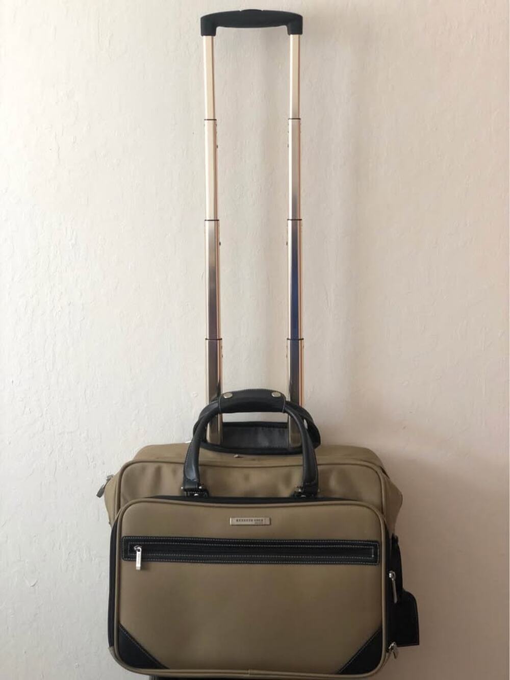 Kenneth Cole carry in luggage